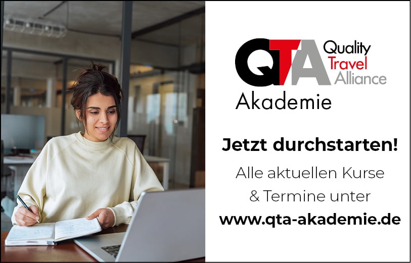 QTA Akademie Frau Laptop E-Learning